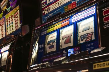 Gem Saviour slot reels with gem symbols and bonus round indicator